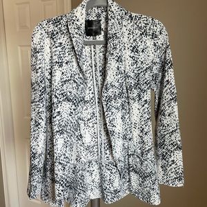 Dynamite Printed Flowy Blazer